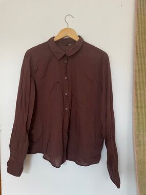 Long-Sleeve Button-Up Shirt in chocolate Brown